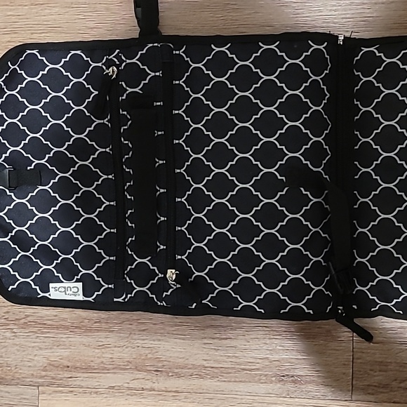 Portable changing pad - Picture 4 of 4